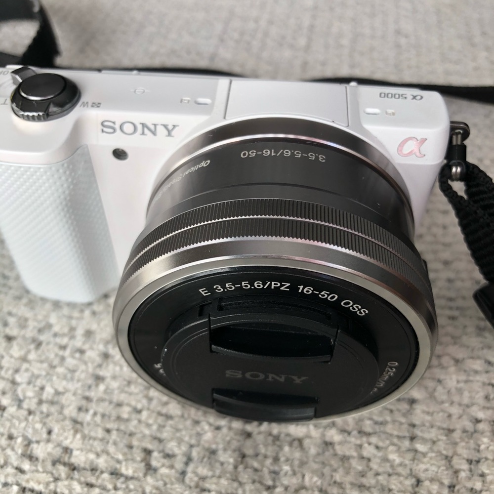 🚨SOLD🚨Sony a5000 camera 📷